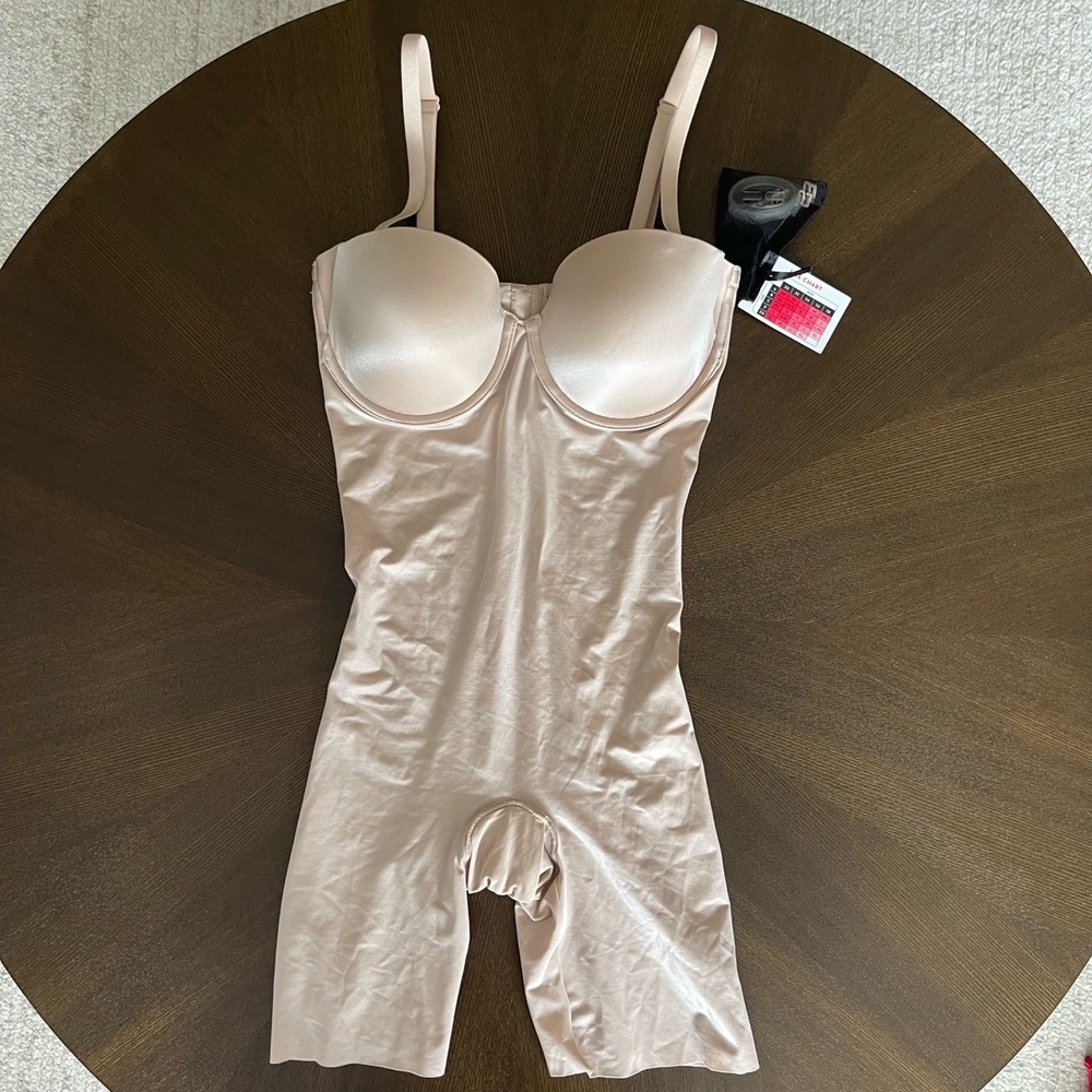 Spanx NWT Bodysuit Womens M Beige Shapewear Padded Adjustable Mid Thigh‎